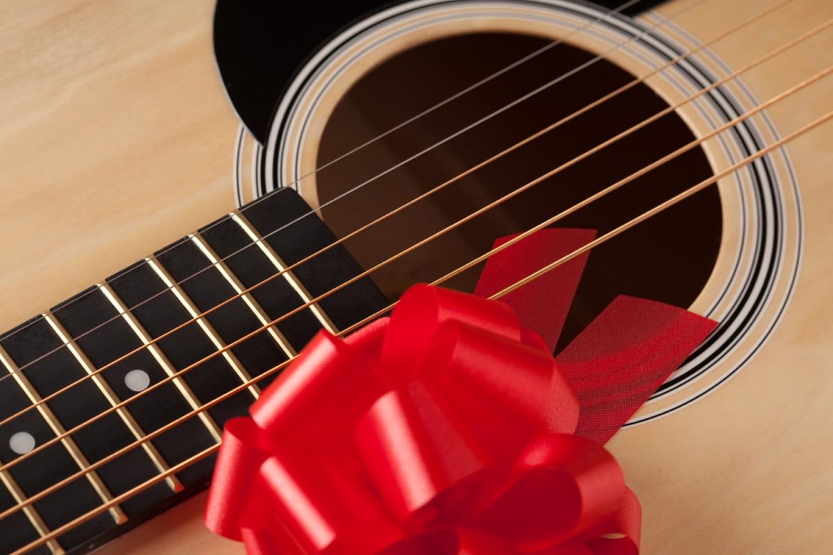 توصیه های مهم برای خرید گیتار به عنوان هدیه ای زیبا