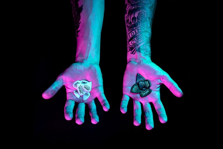 چطور پیک گیتار مناسب بخریم؟