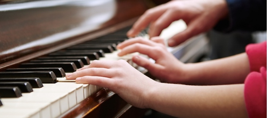 نحوه انتخاب پیانو یا کیبورد برای نوازندگان مبتدی